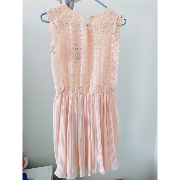 Pink Lace and Ruffle dress - Picture 2 of 4